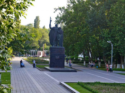 Мэрия Махачкалы под прикрытием Дома молодёжи готовит застройку парка Ленинского комсомола