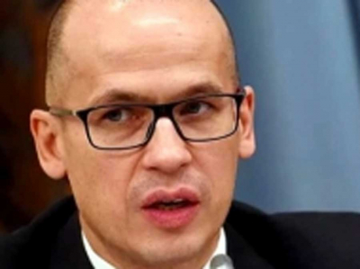 Бречалов «бренчит» пиаром. Жители снимают корону с босса Удмуртии