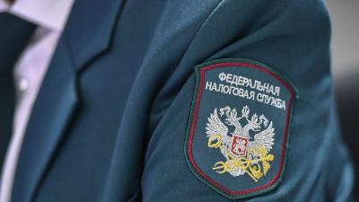 Дмитрий Средин из ВТБ не отчитался о роскошных авто перед налоговой