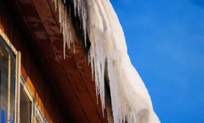 В Нижнем Новгороде 19-летняя девушка скончалась в результате падения сосульки