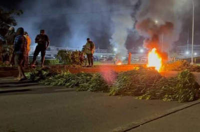 Премьер-министр Папуа &mdash; Новой Гвинеи пытается стабилизировать ситуацию после военных протестов, вызванных обвинениями в коррупции