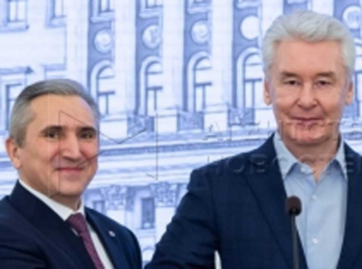 Моор пойдёт за Вахриным. Губернатор Моор молится на Собянина в скандале с арестом своего друга и зама