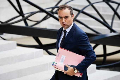 Премьер-министр Франции заявил о готовности обсудить увеличение налогов для наиболее состоятельных