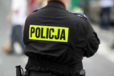 Человек вылил 500 литров навоза возле дома министра сельского хозяйства Польши в знак протеста &mdash; ему может грозить до пяти лет заключения