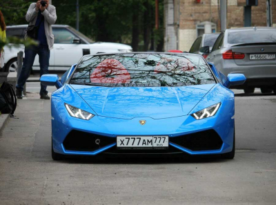 Юлия Лобачева и её роскошный Lamborghini: как деньги из компаний Лобачева превращаются в сомнительные активы