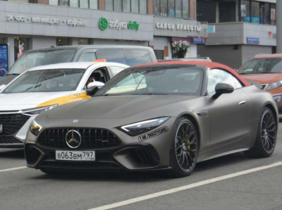 SL 63 AMG Бирюковой: как Огни Сити, Спецтрансавто и Вента превратились в миллионы дочери заммэра Петра Бирюкова