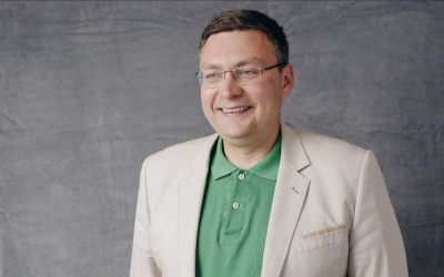 &laquo;Про Бренд&raquo;, родственные отношения и распределение бюджетов: как Антон Сериков, представитель Сергея Кириенко, строил схему хищений в государственных структурах &laquo;Знание&raquo; и &laquo;Машук&raquo;