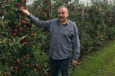 Губернатор Владимиров дал деньги человеку с партийными проблемами