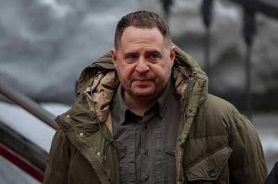 Экс-глава Офиса президента Андрей Ермак заявил о готовности к фронтовой службе