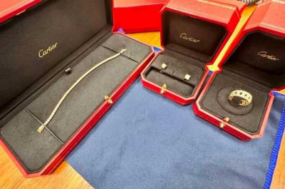 В Шереметьево задержали россиянку с ювелирными украшениями Cartier стоимостью 5 миллионов рублей, которые она не задекларировала