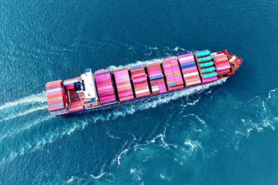 Иранское грузовое судно &laquo;Каспиян шива&raquo; село на мель неподалеку от Махачкалы