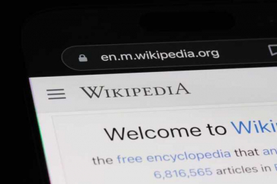 В Великобритании пользователей обяжут заходить в Wikipedia по паспорту