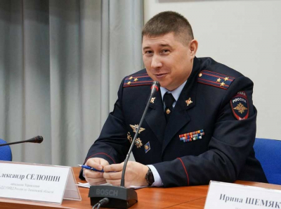 Селюнин под следствием: как глава ГИБДД по Тюменской области крышевал продажу прав через посредника